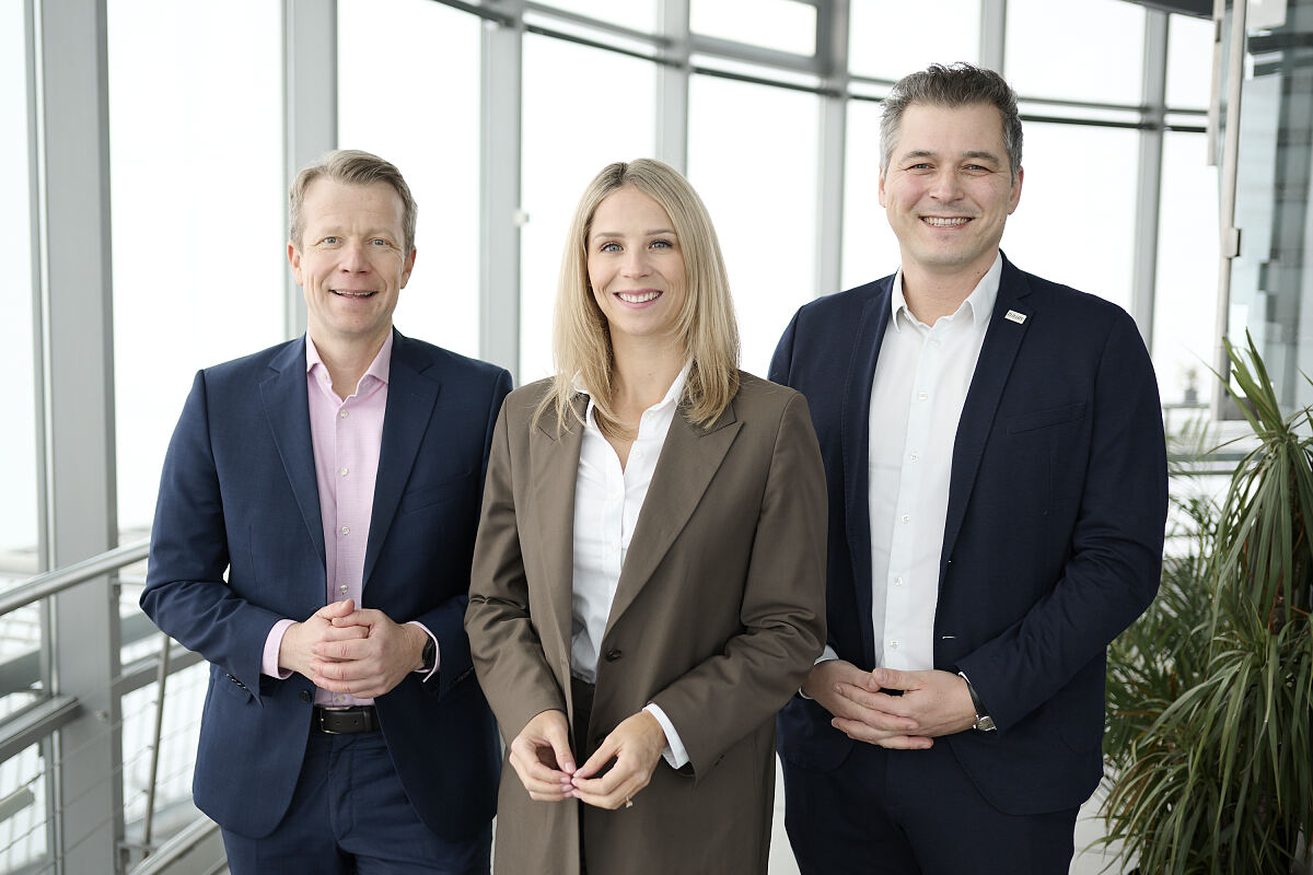 Gruppenfoto von Samantha Stangl, Wolfgang Hucek und Paul Eiselsberg